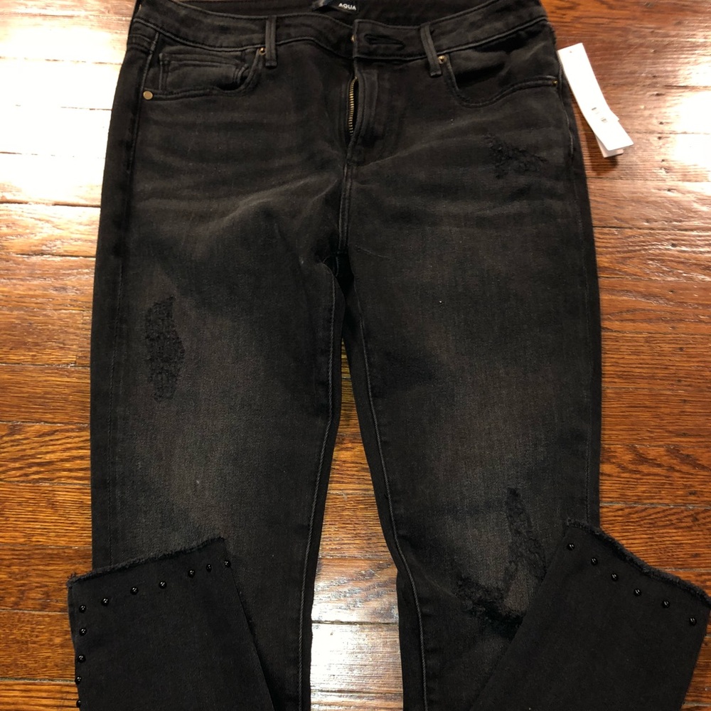 Aqua Jeans - Distressed. New with tags